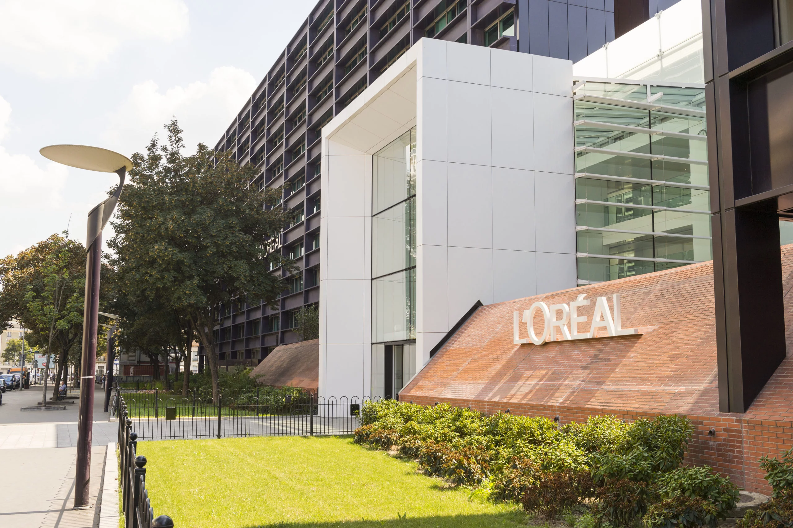 L’Oréal begins 2026 with market-beating momentum