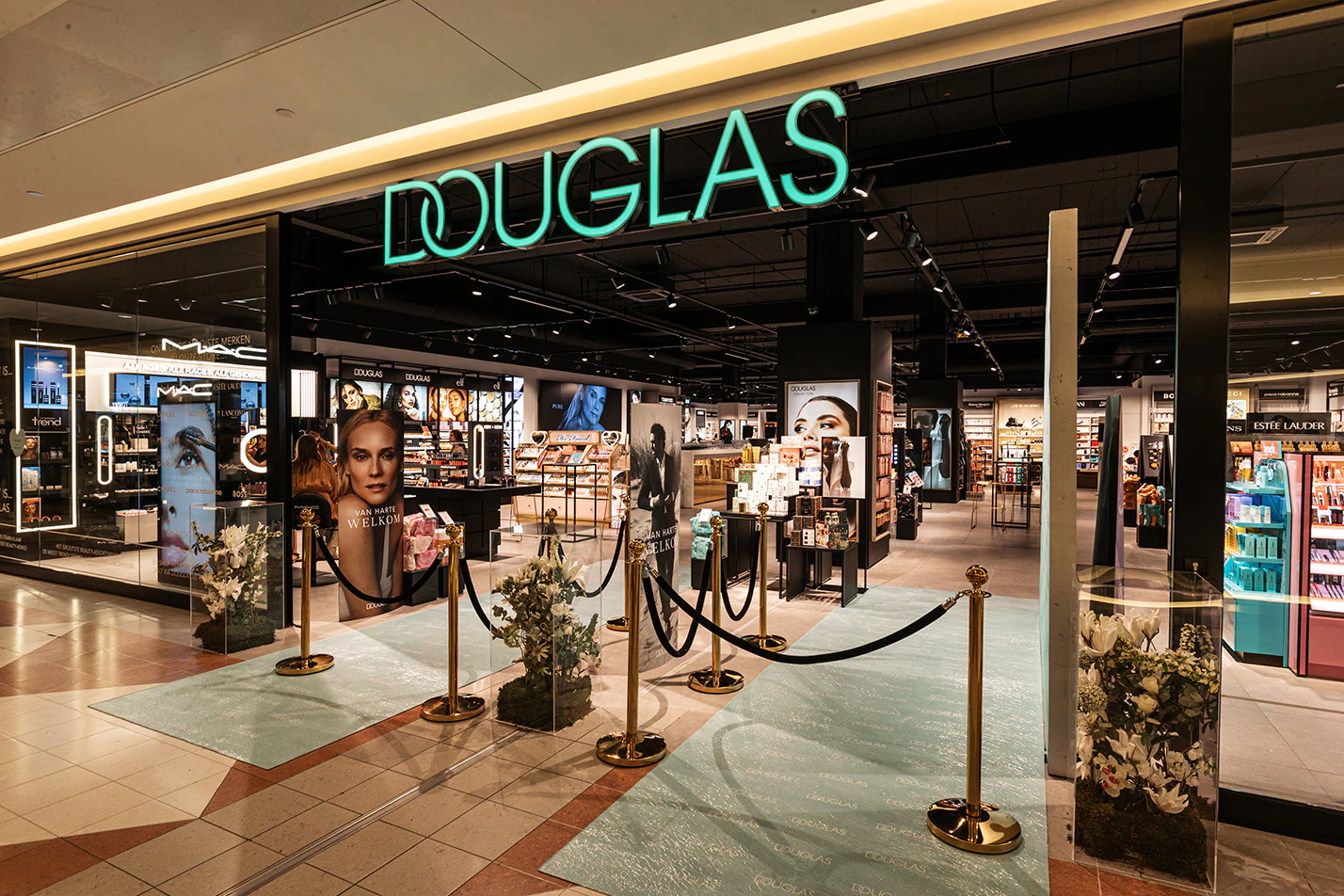 Beauty retailers diverging trajectories